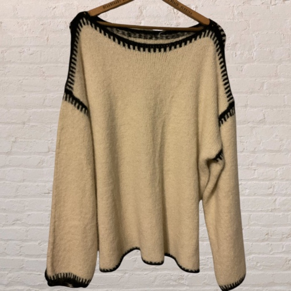 Women's Boxy Fit Cream knit Sweater XXL Crew Neck whip stitch Black Trim